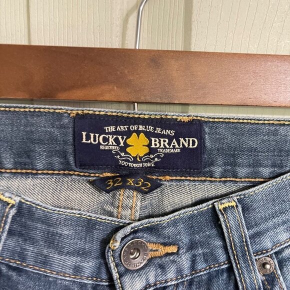 Lucky Brand Men's Dark Wash Distressed 221 Original Straight Jeans Size 32 32 - Picture 2 of 9